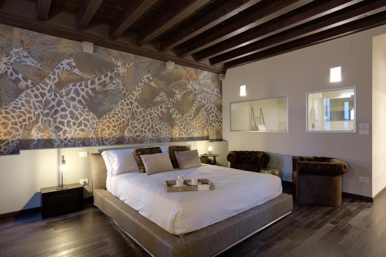 Palazzo Duomo Suites In Udine Center Exteriér fotografie