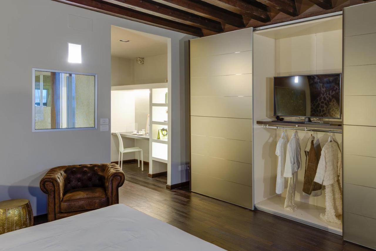 Palazzo Duomo Suites In Udine Center Exteriér fotografie