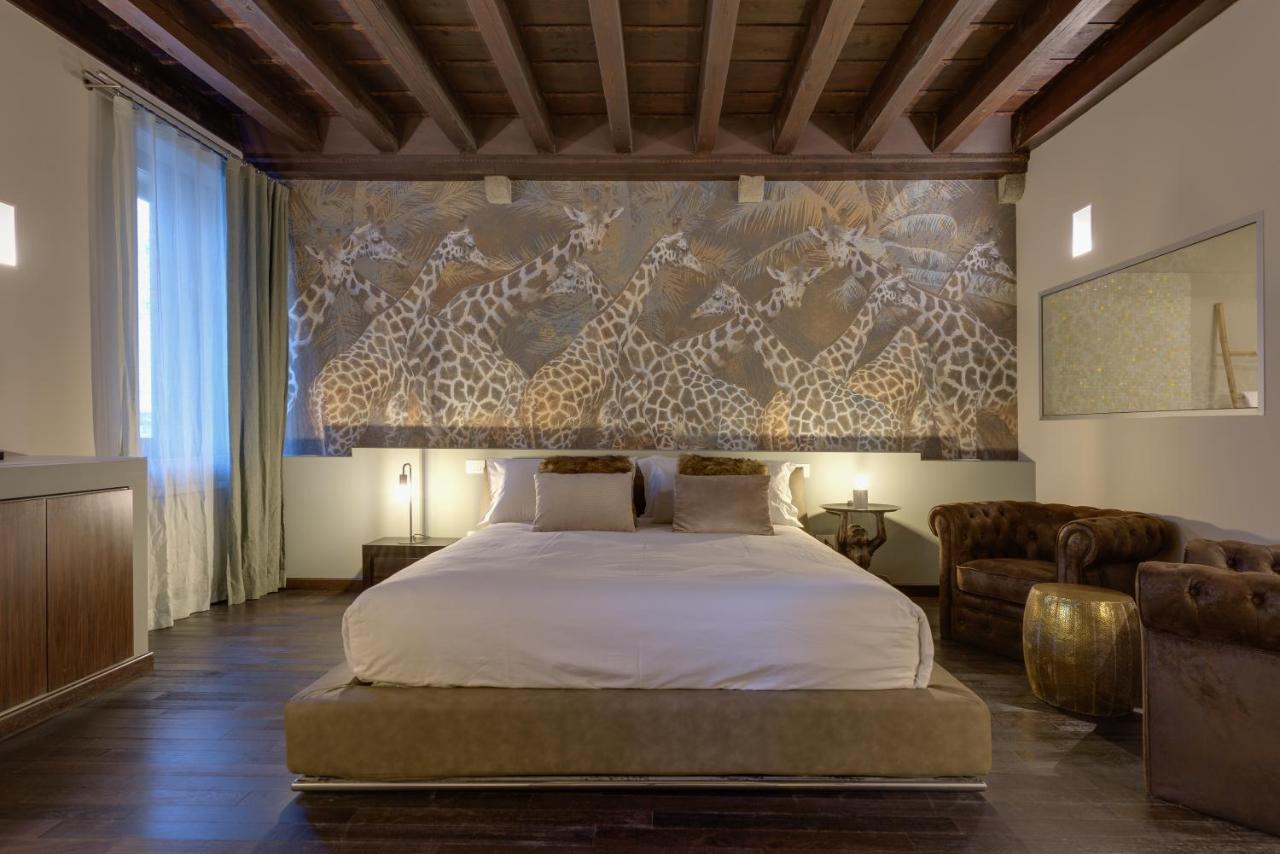 Palazzo Duomo Suites In Udine Center Exteriér fotografie