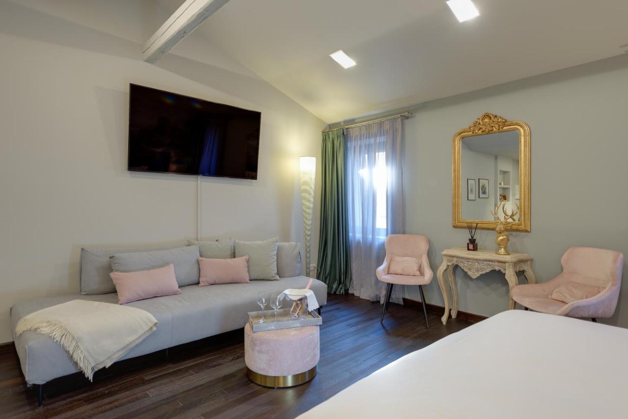 Palazzo Duomo Suites In Udine Center Exteriér fotografie